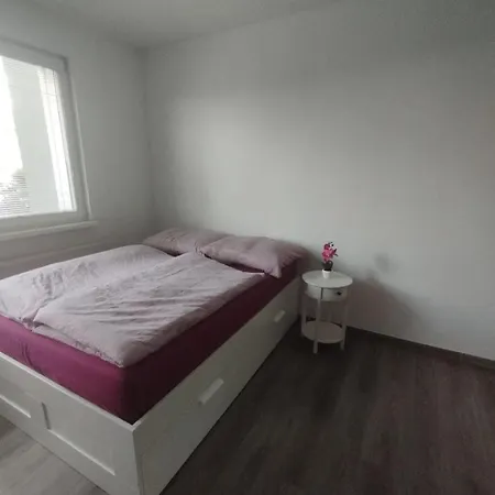 1-room ニトラ