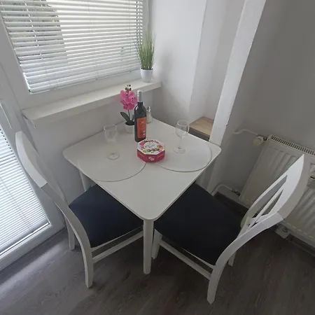1-room نيترا